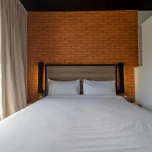 3* Hotel Onomo